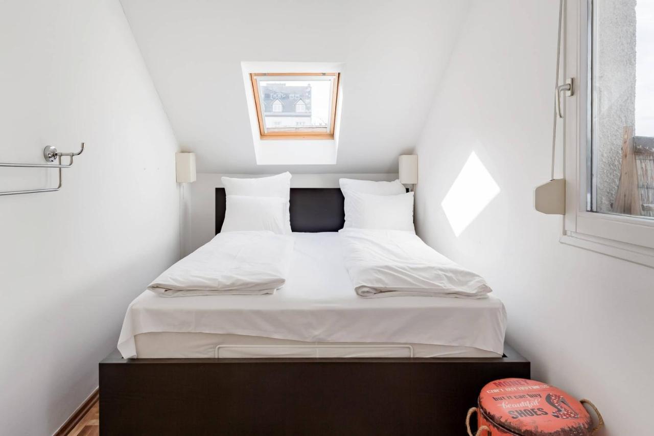 Relax Into Loft Living At A Light-Filled City Escape Budapest Exterior foto